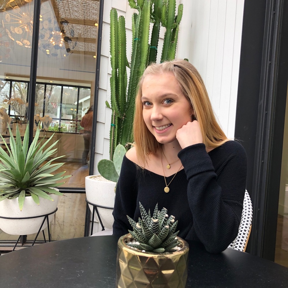 Meet your Posher, Phoebe